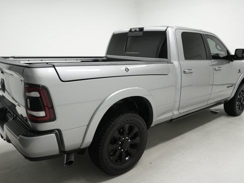 Used 2022 RAM 3500 Limited AWD/4WD image 4