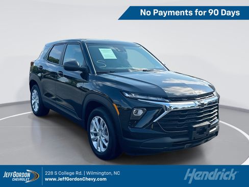 Used 2025 Chevrolet TrailBlazer LS w/ LS Convenience Package FWD image 1