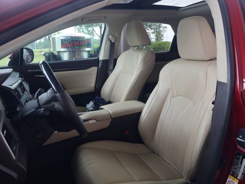 Used 2019 Lexus RX 450h AWD w/ Luxury Package image 34