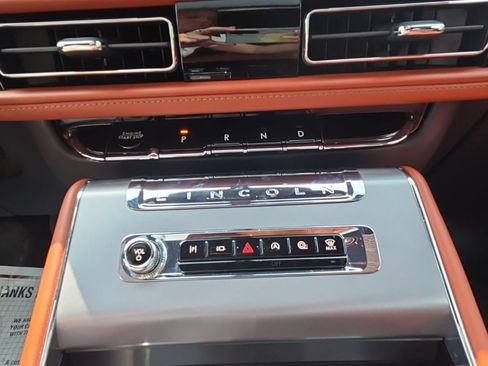 Used 2025 Lincoln Aviator Reserve AWD/4WD image 36