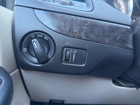 Used 2017 Dodge Grand Caravan SE FWD image 16