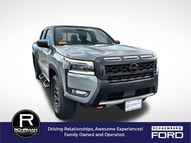 Used 2025 Nissan Frontier PRO-4X AWD/4WD image 3