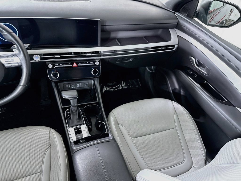 Certified 2025 Hyundai Santa Cruz Limited AWD/4WD image 28