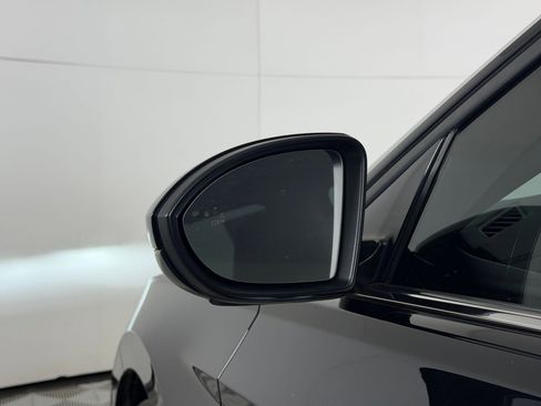 Used 2025 Volkswagen Jetta SE FWD image 21