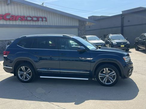 Used 2019 Volkswagen Atlas SEL R-Line AWD/4WD image 2