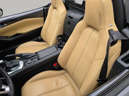 Used 2016 MAZDA MX-5 Miata Grand Touring RWD image 38