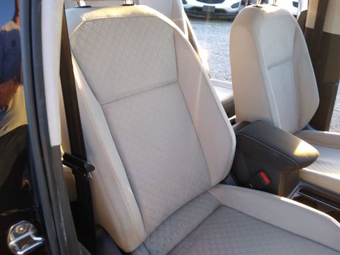 Used 2021 Volkswagen Tiguan S image 36