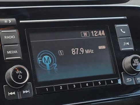 Used 2017 Honda CR-V LX image 7