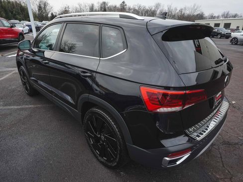 Used 2024 Volkswagen Taos SE w/ Black Wheel Plus Package image 7