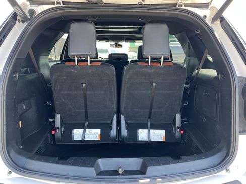 Used 2019 Ford Explorer XLT w/ Equipment Group 202A AWD/4WD image 49