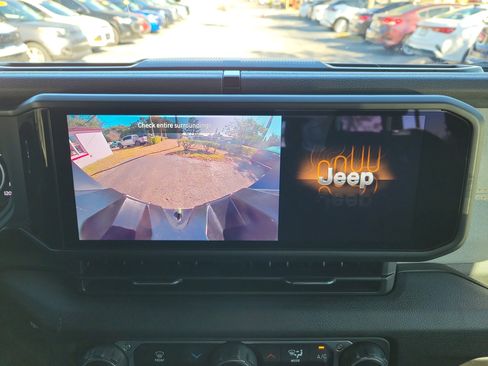 Used 2024 Jeep Wrangler Sport S image 33