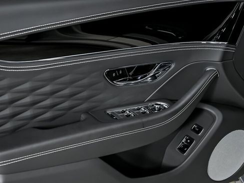 Used 2022 Bentley Flying Spur V8 AWD/4WD image 14