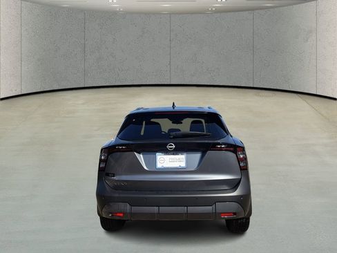 Used 2026 Nissan Kicks SV image 6