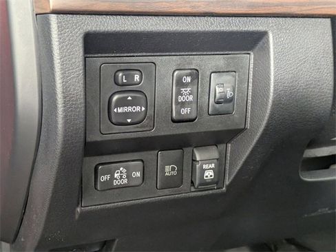 Used 2021 Toyota Tundra Limited w/ Limited Premium Package image 16
