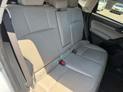 Used 2016 Subaru Forester 2.5i Limited AWD/4WD image 8