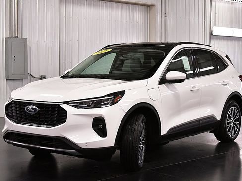 New 2025 Ford Escape SE w/ PHEV Premium Package image 3