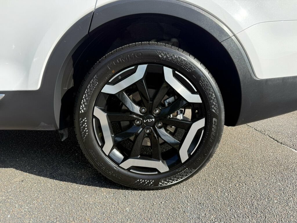 Used 2025 Kia Telluride S FWD image 11