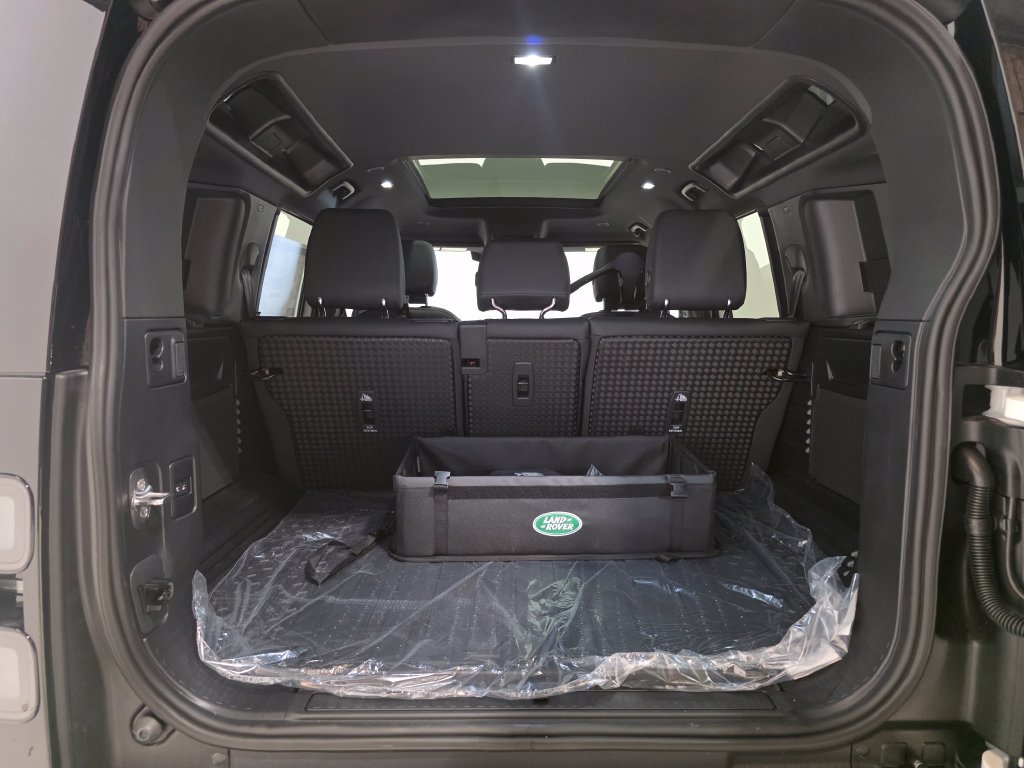 New 2026 Land Rover Defender 110 S AWD/4WD image 10