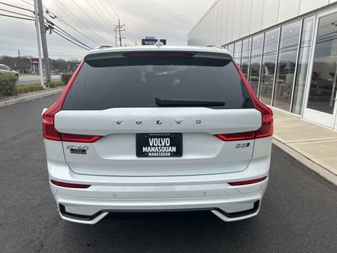 Certified 2025 Volvo XC60 B5 Plus image 4
