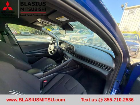 Used 2025 Hyundai Elantra Sport FWD image 37