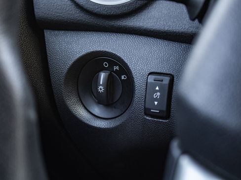 Used 2013 Ford Fiesta SE w/ Moon & Mood Pkg image 34