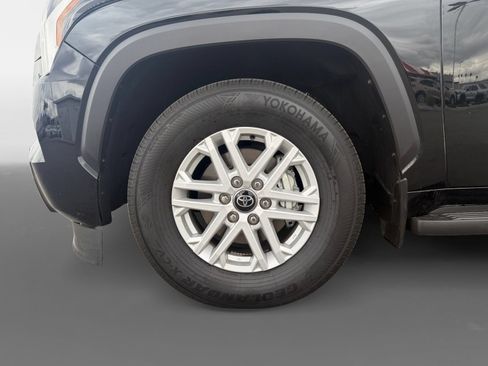 Certified 2025 Toyota Sequoia SR5 AWD/4WD image 14