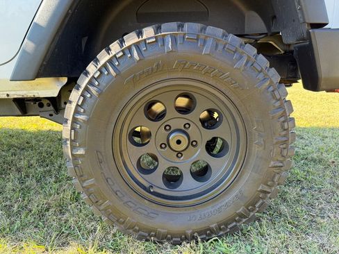 Used 2014 Jeep Wrangler Unlimited Sport image 11