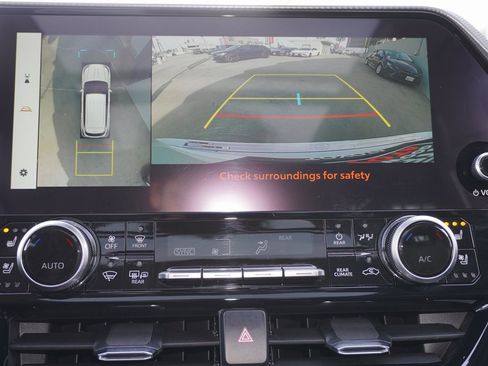 Used 2023 Toyota Highlander Platinum image 19