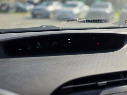 Used 2011 Toyota Prius Three image 23