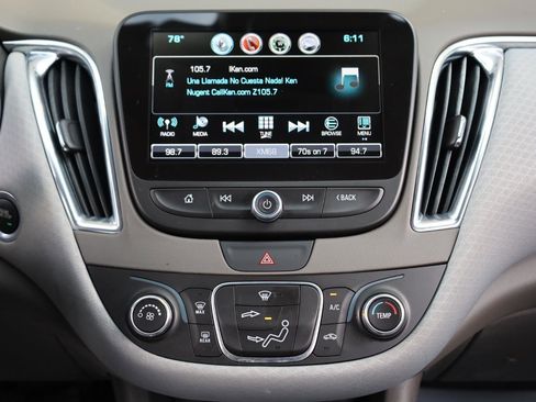 Used 2018 Chevrolet Malibu LT w/ Driver Confidence Package FWD image 37
