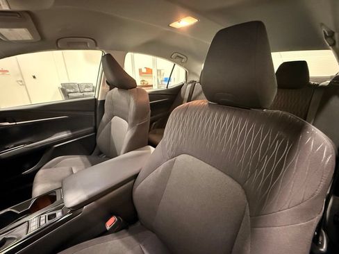 Used 2025 Toyota Camry LE FWD image 17