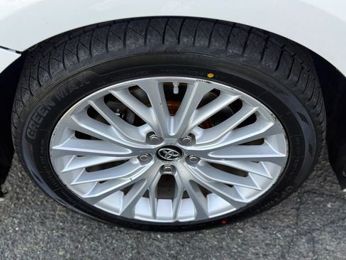 Used 2018 Toyota Camry XLE image 33