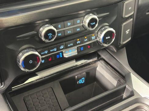 Used 2023 Ford F250 Lariat w/ Lariat Ultimate Package AWD/4WD image 21