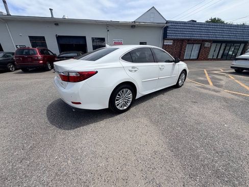 Used 2014 Lexus ES 350 w/ Luxury Package FWD image 38