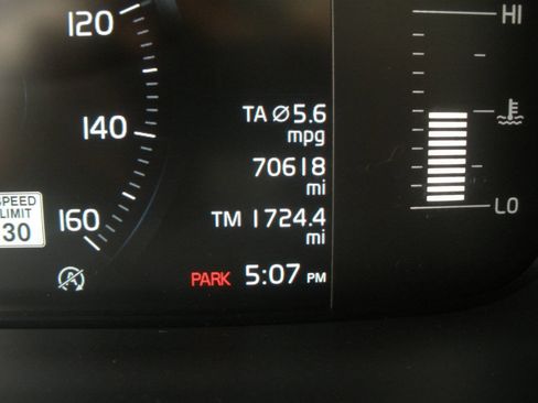 Used 2018 Volvo XC60 T5 Momentum AWD/4WD image 39