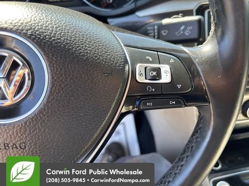 Used 2018 Volkswagen Passat 2.0T SE w/ SE Lighting Package FWD image 18