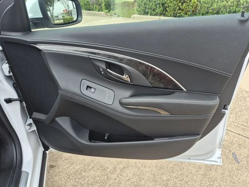 Used 2016 Buick LaCrosse Leather FWD image 17