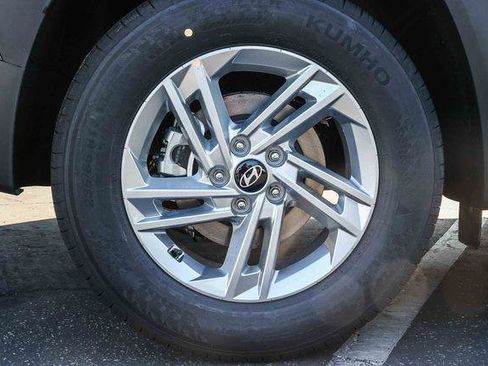 New 2026 Hyundai Tucson SE image 8