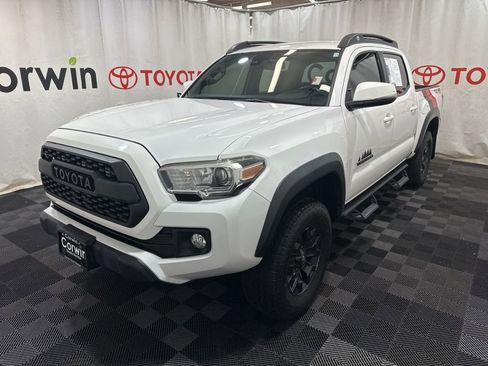 Used 2019 Toyota Tacoma TRD Off-Road image 3