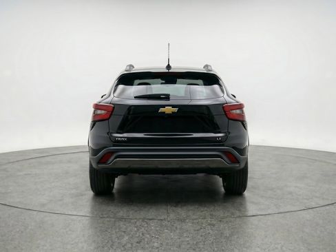 Used 2025 Chevrolet Trax LT w/ LT Convenience Package FWD image 6