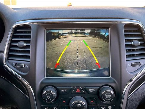 Certified 2018 Jeep Grand Cherokee Limited image 13