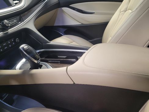 Used 2019 Buick Enclave Premium image 26