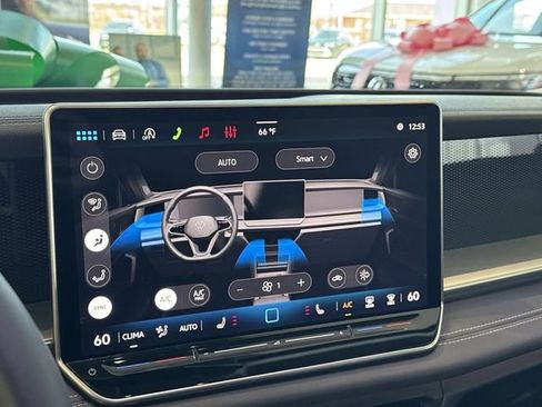 New 2026 Volkswagen Tiguan SE FWD image 19