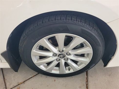 Used 2019 Toyota Camry LE image 17