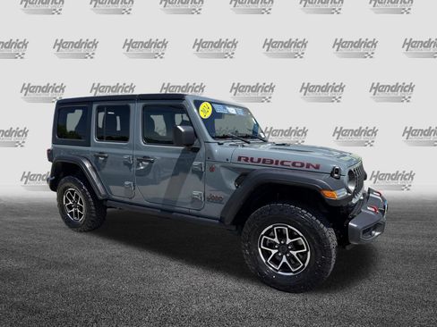 Used 2024 Jeep Wrangler Unlimited Rubicon AWD/4WD image 2