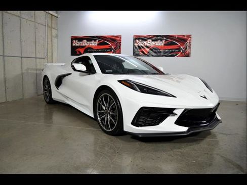 Used 2025 Chevrolet Corvette Stingray Preferred Cpe w/ Z51 Performance Package image 2