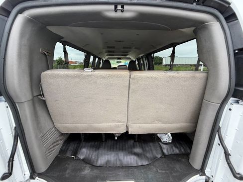Used 2014 Chevrolet Express 3500 LS image 15
