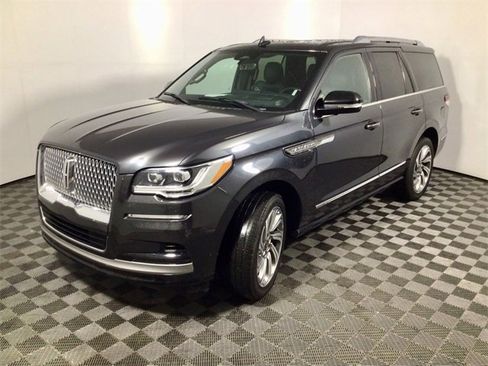 Used 2023 Lincoln Navigator Reserve image 10