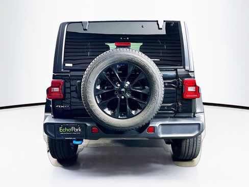 Used 2023 Jeep Wrangler Unlimited Sahara w/ Cold Weather Group AWD/4WD image 7