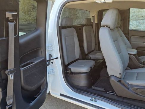 Used 2022 Chevrolet Colorado W/T w/ WT Convenience Package RWD image 31
